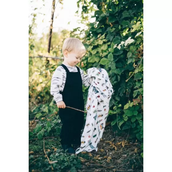 imageLittle Unicorn  Safari Social Deluxe Swaddle Set  Set of 2  100 Rayon Muslin from Bamboo  Super Soft  Newborns and Infants  Large 47 x 47  Machine WashableBugs Single