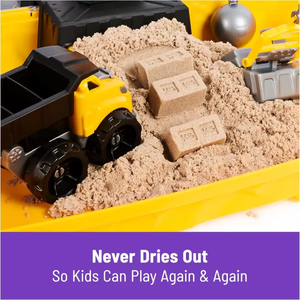Kinetic Sand Construction Site Folding Sandbox with Toy Truck 2lbs Play Sand Sensory Toys for Kids Back to School Classroom Must Haves Ages 3Construction Site