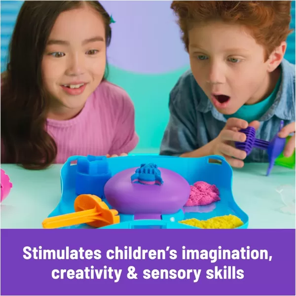 Kinetic Sand SquishMotion Playset with 1lb Pink Yellow Blue Play Sand Stamper ampamp 5 Tools Reusable Storage Case Sensory Toys for Kids Ages 5Squish Motion Playset