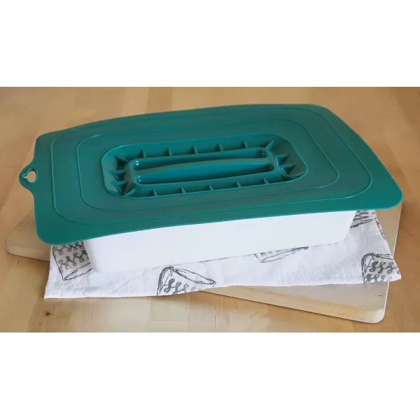 imageElite Gourmet MaxiMatic ECL3016 Rectangular Silicone Suction Lids and Food Covers Fits various sizes of casseroles baking pans dishes or containers Set of 3 MulticolorRectangular Lids