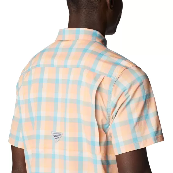 Columbia Mens Super Slack Tide Camp Shirt Short SleeveLight Coral Mid Gingham