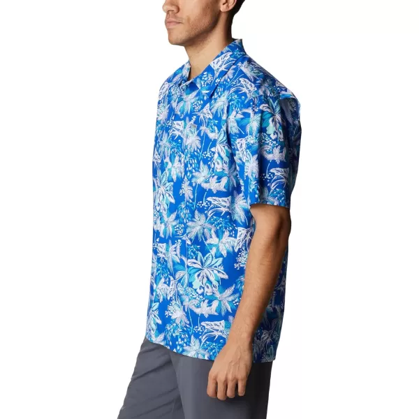 Columbia Mens Trollers Best Short Sleeve ShirtBlue Macaw Festive Fishin Print