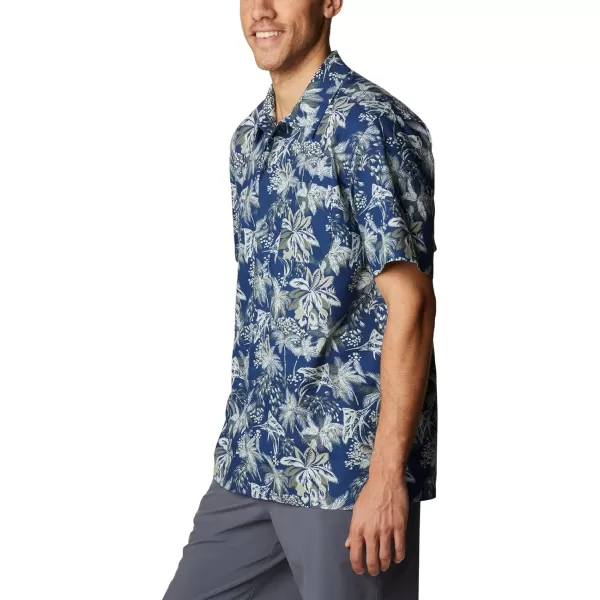 Columbia Mens Trollers Best Short Sleeve ShirtCarbon Festive Fishin Print