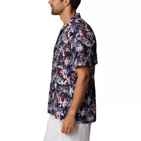 Columbia Mens Trollers Best Short Sleeve ShirtCollegiate Navy Fireworks Fish Print