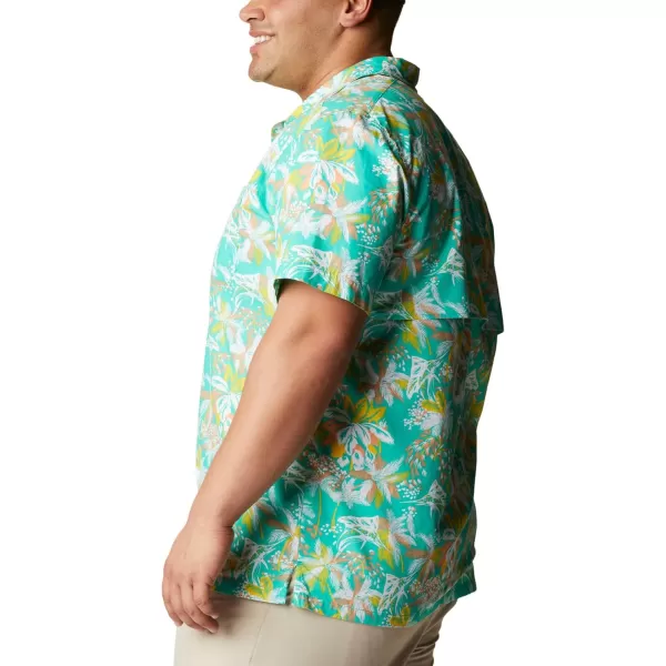 Columbia Mens Trollers Best Short Sleeve ShirtElectric Turquoise Festive Fishin Print