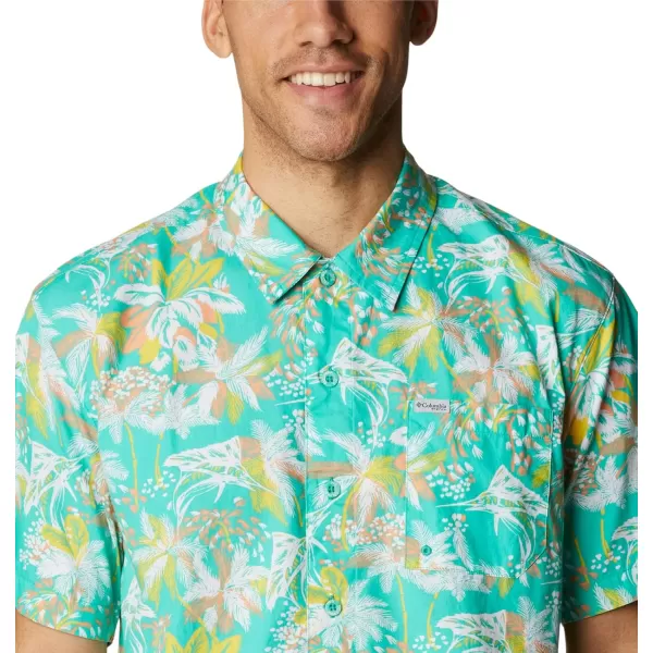 Columbia Mens Trollers Best Short Sleeve ShirtElectric Turquoise Festive Fishin Print