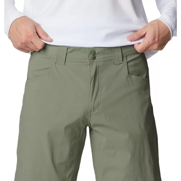 Columbia Mens Blood and Guts Stretch ShortCypress