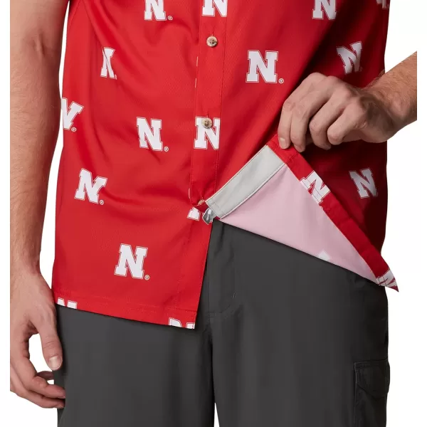 Columbia Mens Collegiate Super Slack Tide ShirtNebraska Cornhuskers Neb  Bright Red Logo Print