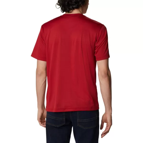 Columbia Mens Meeker Peak Short Sleeve CrewRed Velvet