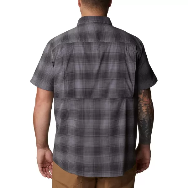 Columbia Mens Newton Ridge Plaid Short SleeveCity Grey Soft Ombre