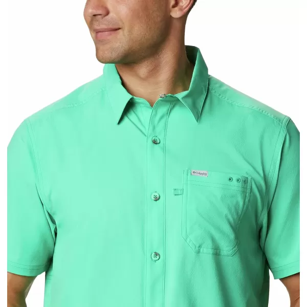 Columbia Mens Slack Tide Camp ShirtWinter Green