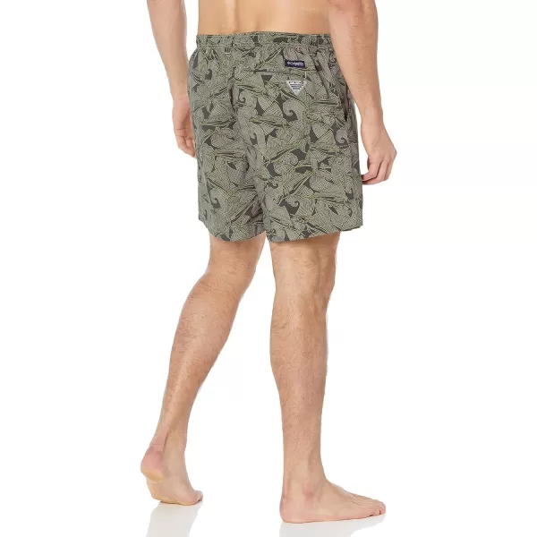 Columbia Mens Super Backcast Water ShortCity Grey Fish Wave Print