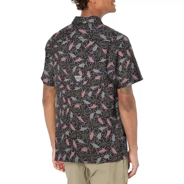 Columbia Mens Super Slack Tide ShirtBlack Tribal Fish Print