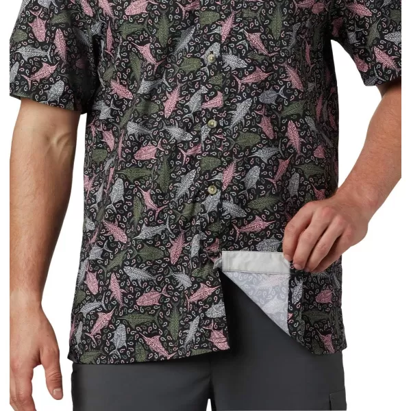 Columbia Mens Super Slack Tide ShirtBlack Tribal Fish Print