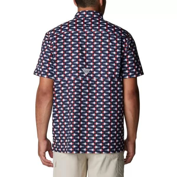 Columbia Mens Super Slack Tide ShirtCollegiate Navy Fish Bobber Print