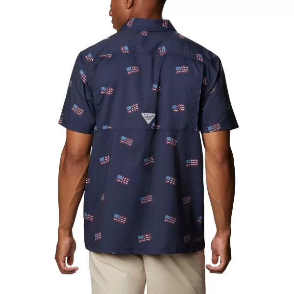 Columbia Mens Super Slack Tide ShirtCollegiate Navy Fish Flag Print