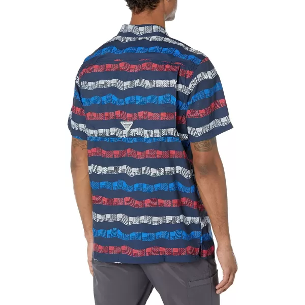 Columbia Mens Super Slack Tide ShirtCollegiate Navy Fish Flag Stripe