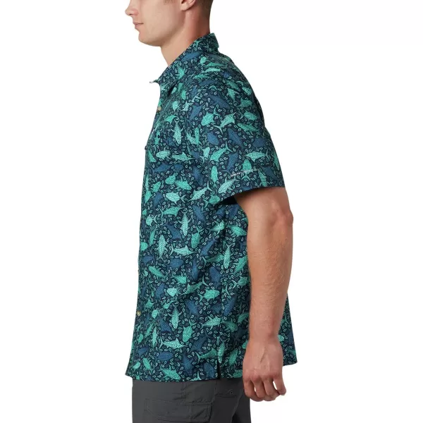 Columbia Mens Super Slack Tide ShirtCollegiate Navy Tribal Fish Print