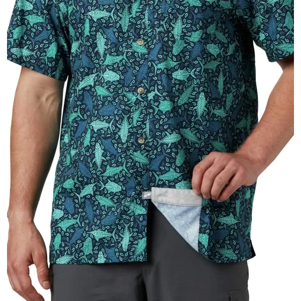 Columbia Mens Super Slack Tide ShirtCollegiate Navy Tribal Fish Print