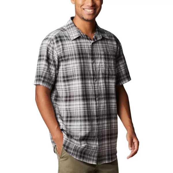 Columbia Mens Under Exposure Yarn Dye Short Sleeve ShirtCity Grey Madras Gingham