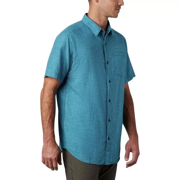 Columbia Mens Under Exposure Yarn Dye Short Sleeve ShirtClear Water Plaid