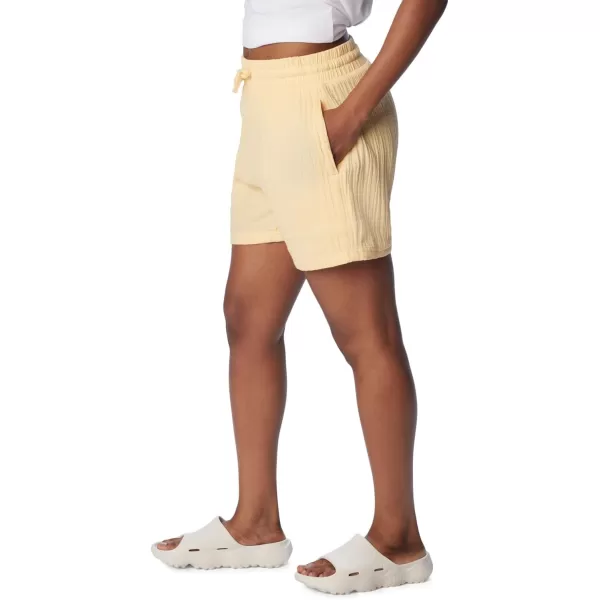 Columbia Womens Holly Hideaway Breezy ShortSunkissed