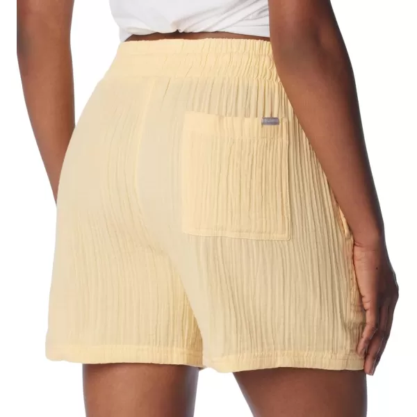 Columbia Womens Holly Hideaway Breezy ShortSunkissed