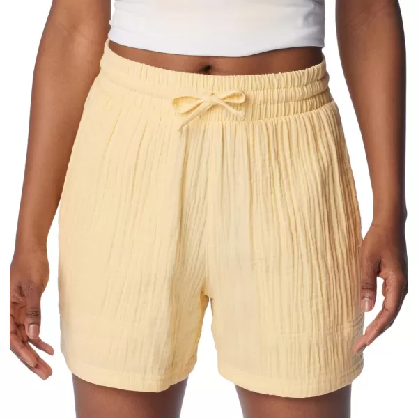 Columbia Womens Holly Hideaway Breezy ShortSunkissed