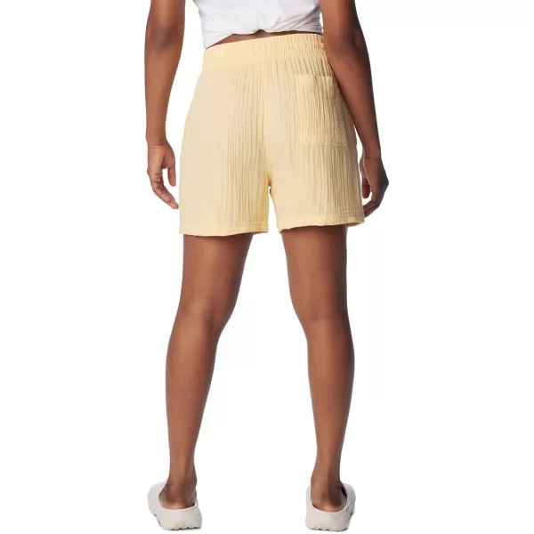 Columbia Womens Holly Hideaway Breezy ShortSunkissed