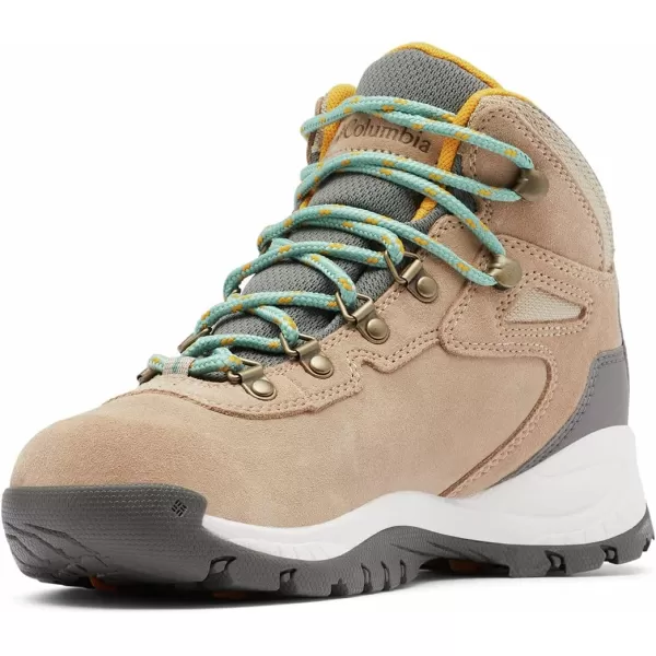 Columbia Womens Newton Ridge Plus Waterproof Amped Hiking BootOxford Tan  Dusty Green