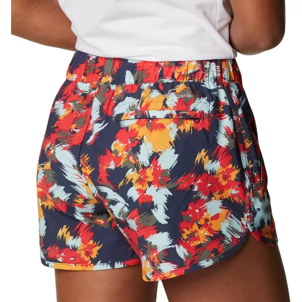 Columbia Womens Pleasant Creek Stretch ShortNocturnal Typhoon Blooms Multi