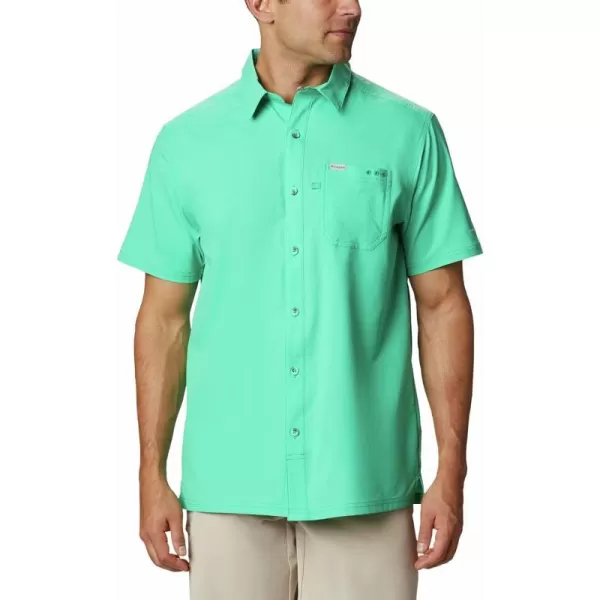 Columbia Mens Slack Tide Camp ShirtWinter Green