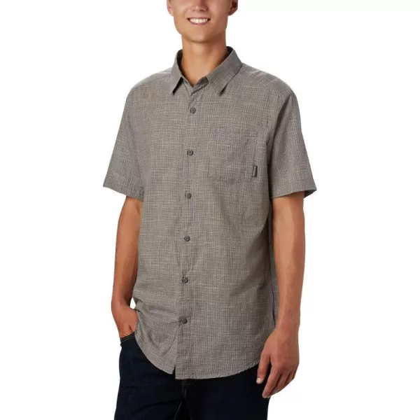 Columbia Mens Under Exposure Yarn Dye Short Sleeve ShirtCity Grey Plaid