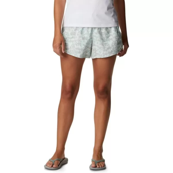 Columbia Womens Bogata Bay Stretch Printed ShortChalkDotty Disguise