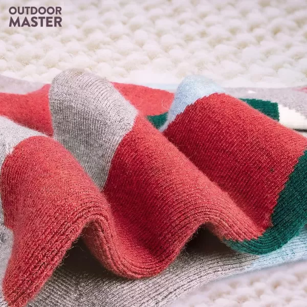 OutdoorMaster Kids Ski Socks  Merino Wool Blend Over the Calf DesignChristmas  2 Pack